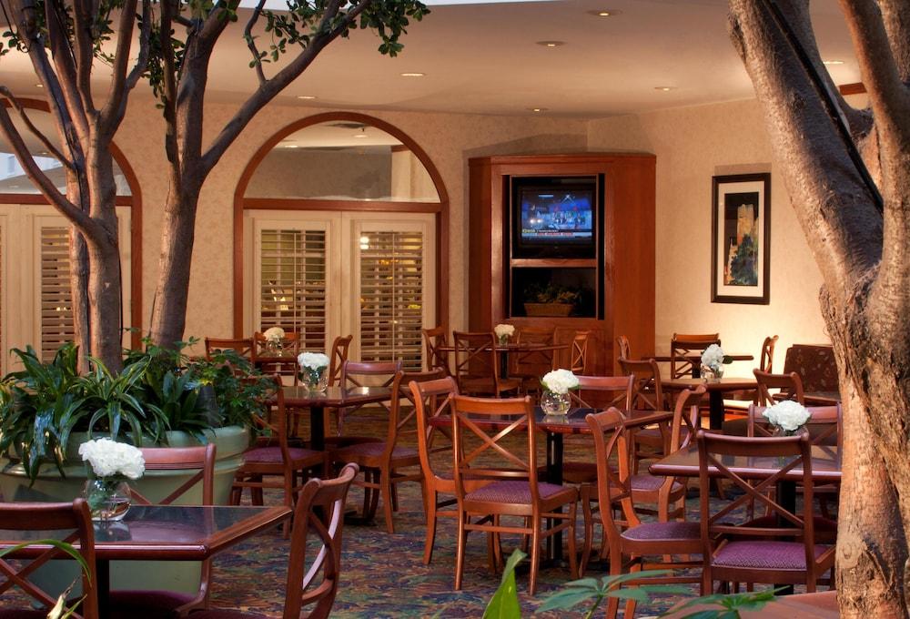 Embassy Suites By Hilton Houston Near The Galleria Екстер'єр фото