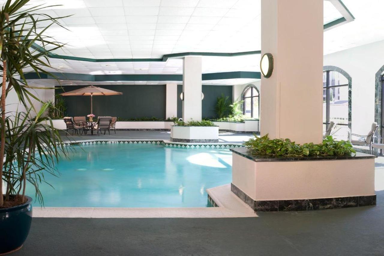 Embassy Suites By Hilton Houston Near The Galleria Екстер'єр фото