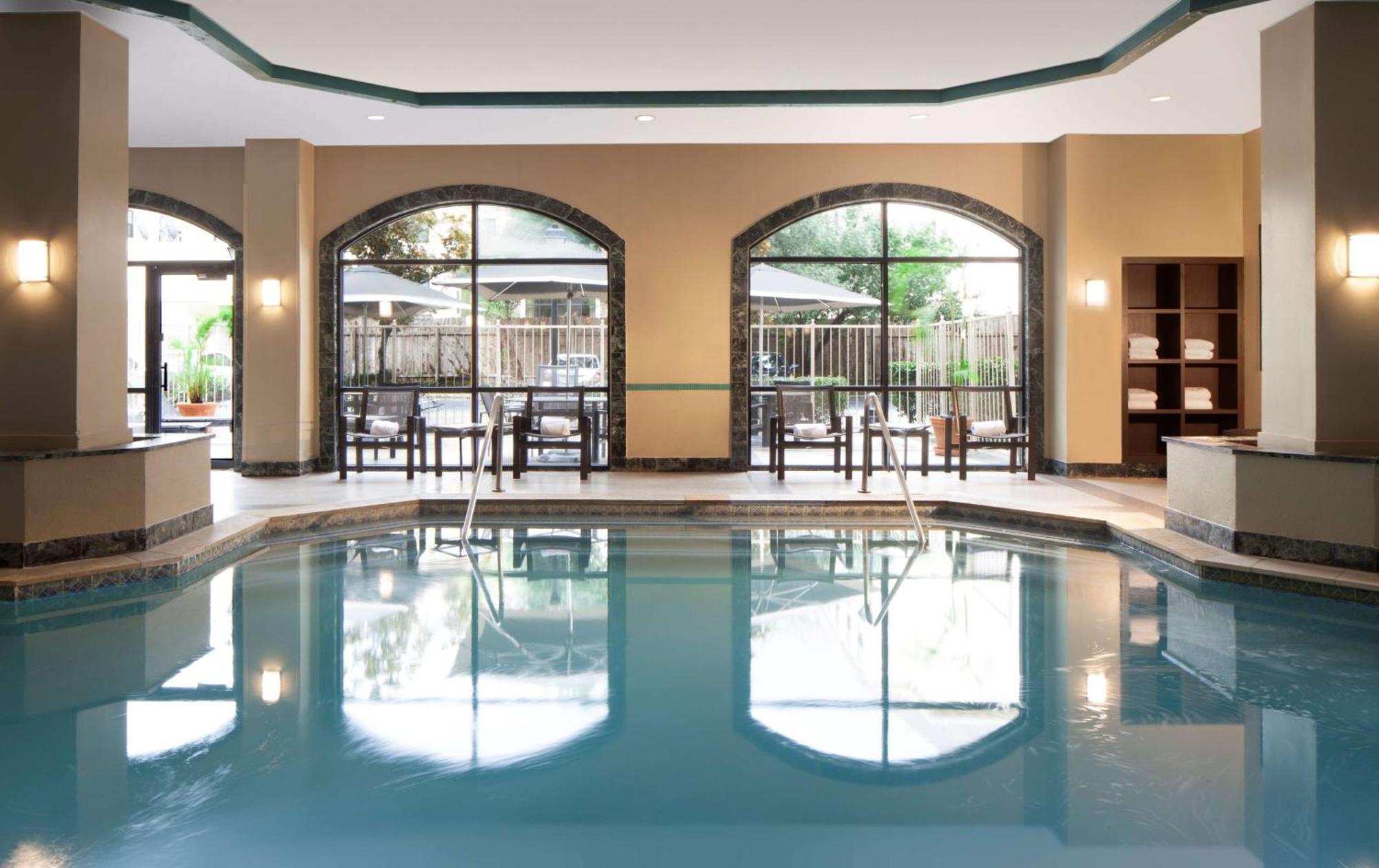 Embassy Suites By Hilton Houston Near The Galleria Екстер'єр фото