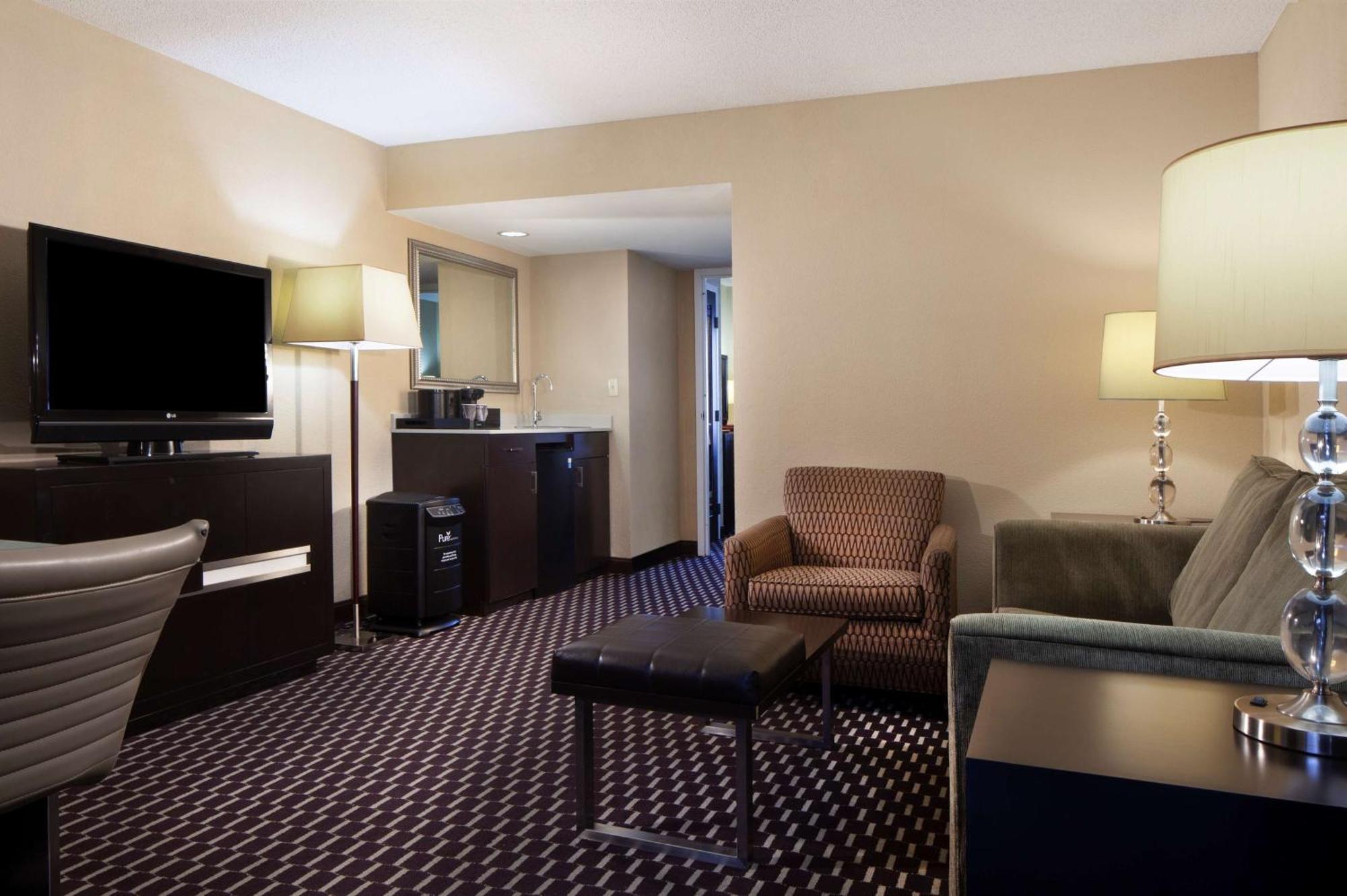 Embassy Suites By Hilton Houston Near The Galleria Екстер'єр фото