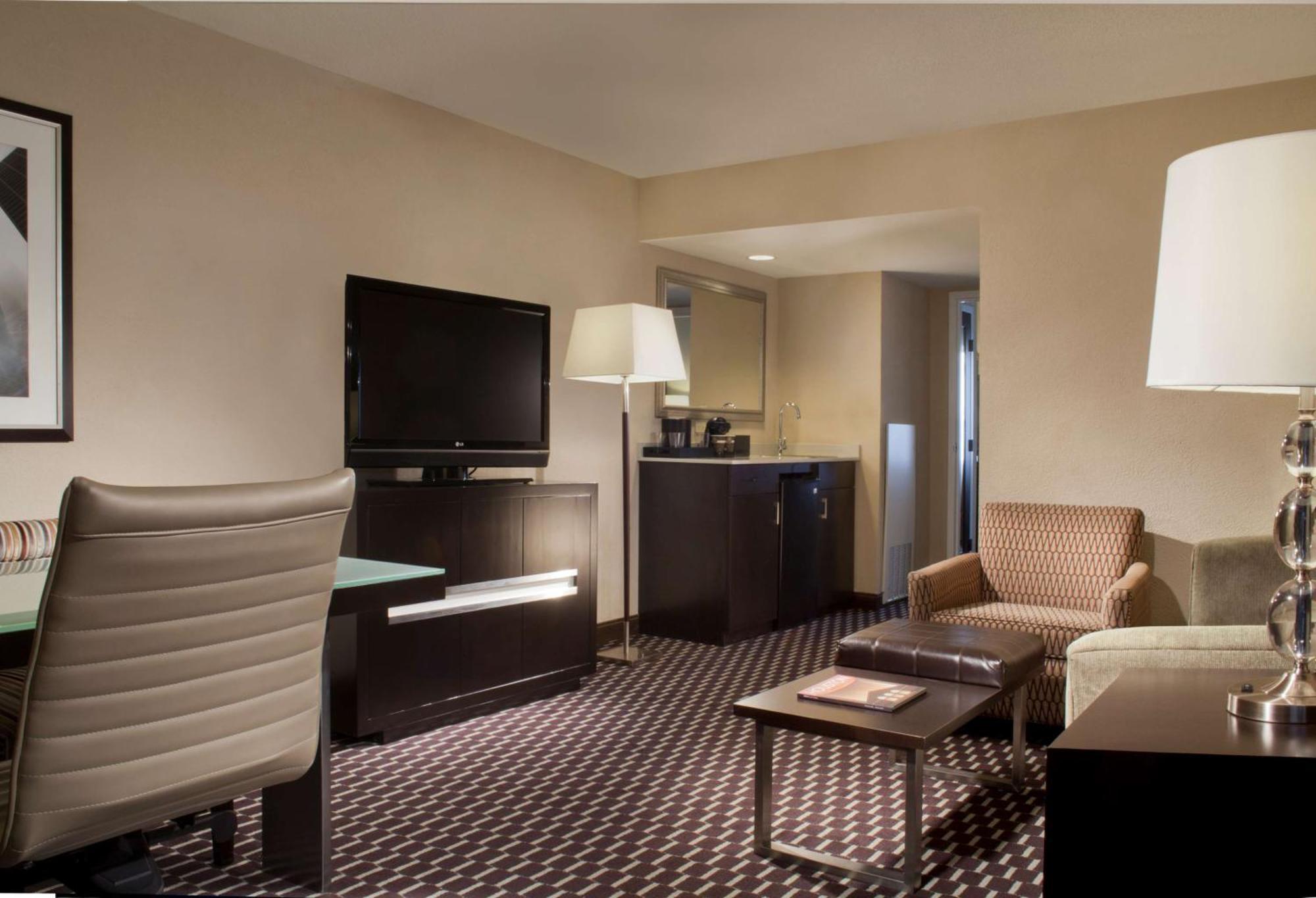 Embassy Suites By Hilton Houston Near The Galleria Екстер'єр фото