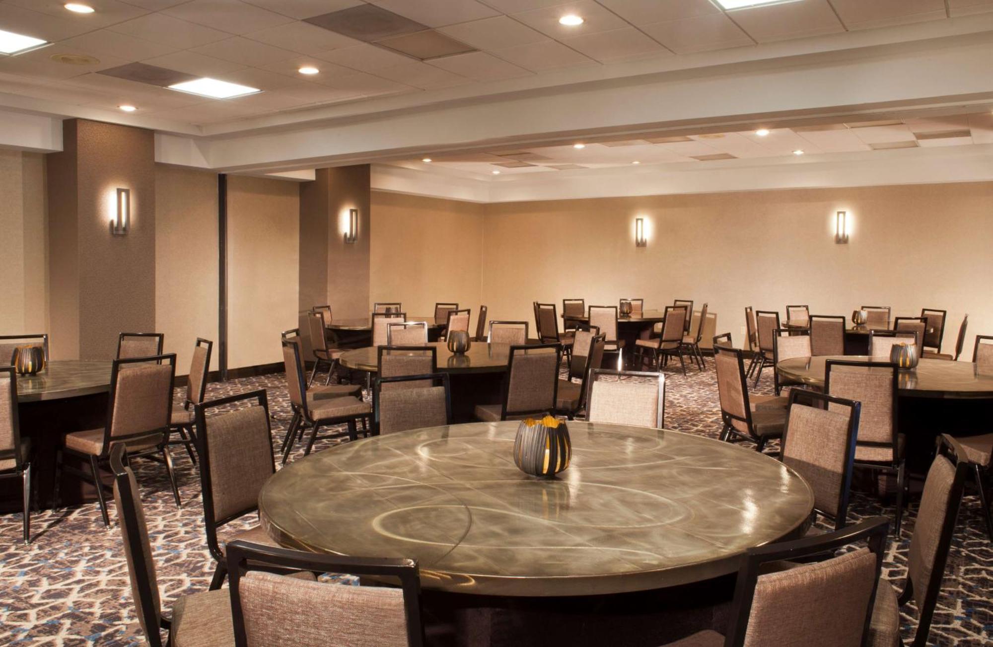 Embassy Suites By Hilton Houston Near The Galleria Екстер'єр фото