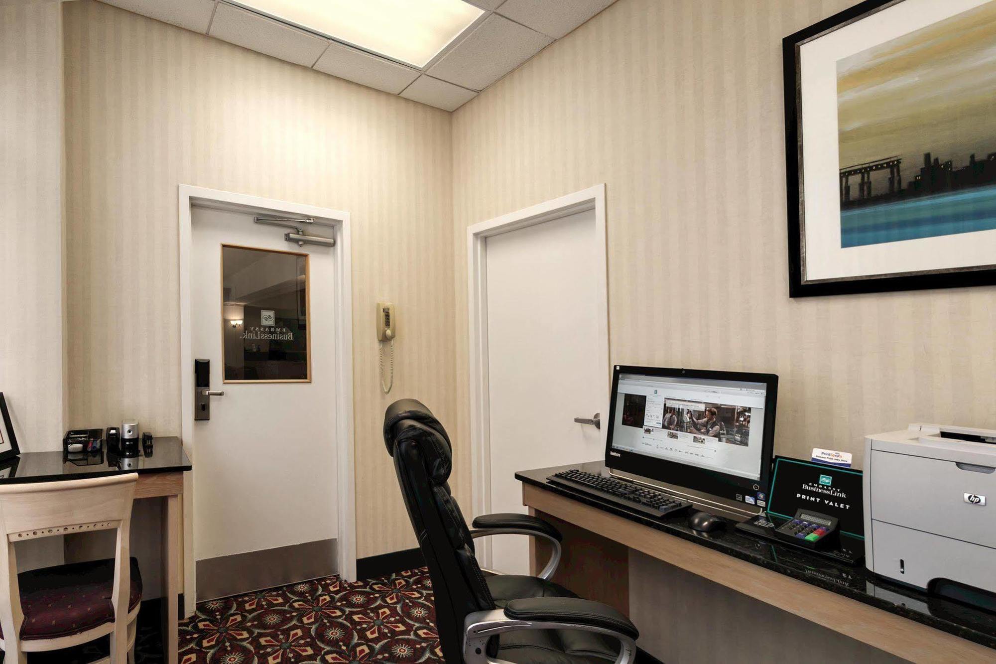 Embassy Suites By Hilton Houston Near The Galleria Екстер'єр фото